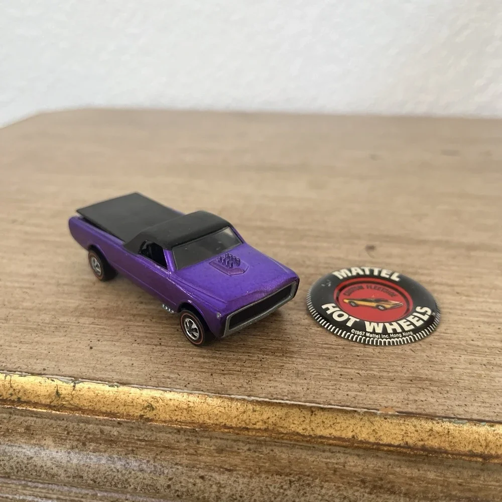 1968 Hot Wheels Redline Custom Fleetside Spectraflame Purple USA + Button